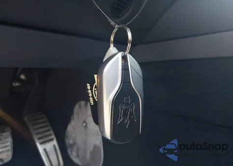 2021 Maserati Levante Gransport из США, поврежденный, VIN ZN661XUS6MX372210